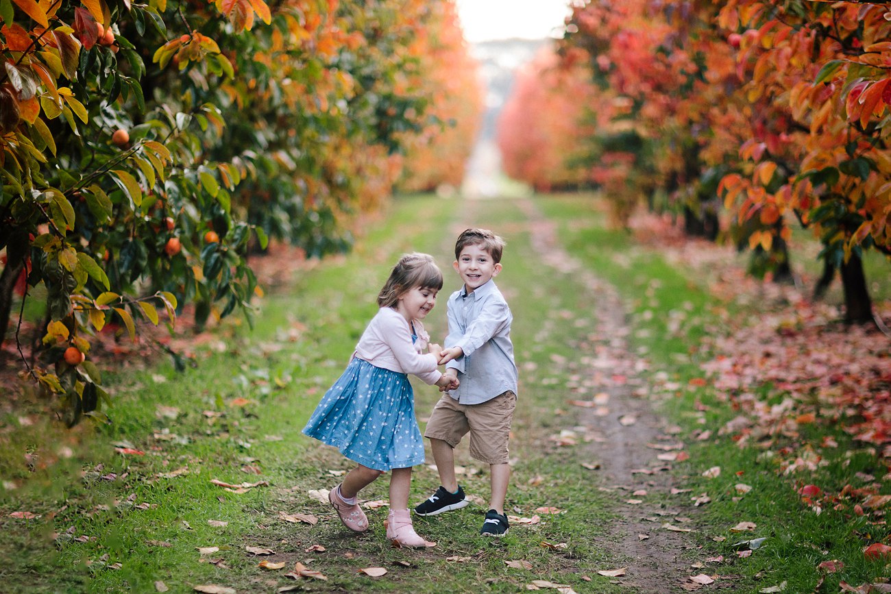 Raeburn Orchard Family Photographer